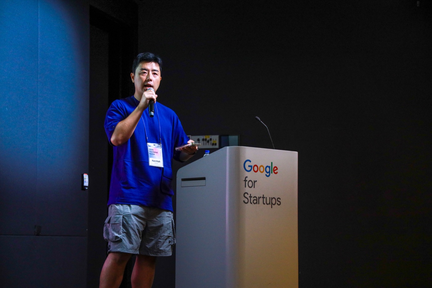 Ken Huh speaking on stage at Google for Startups